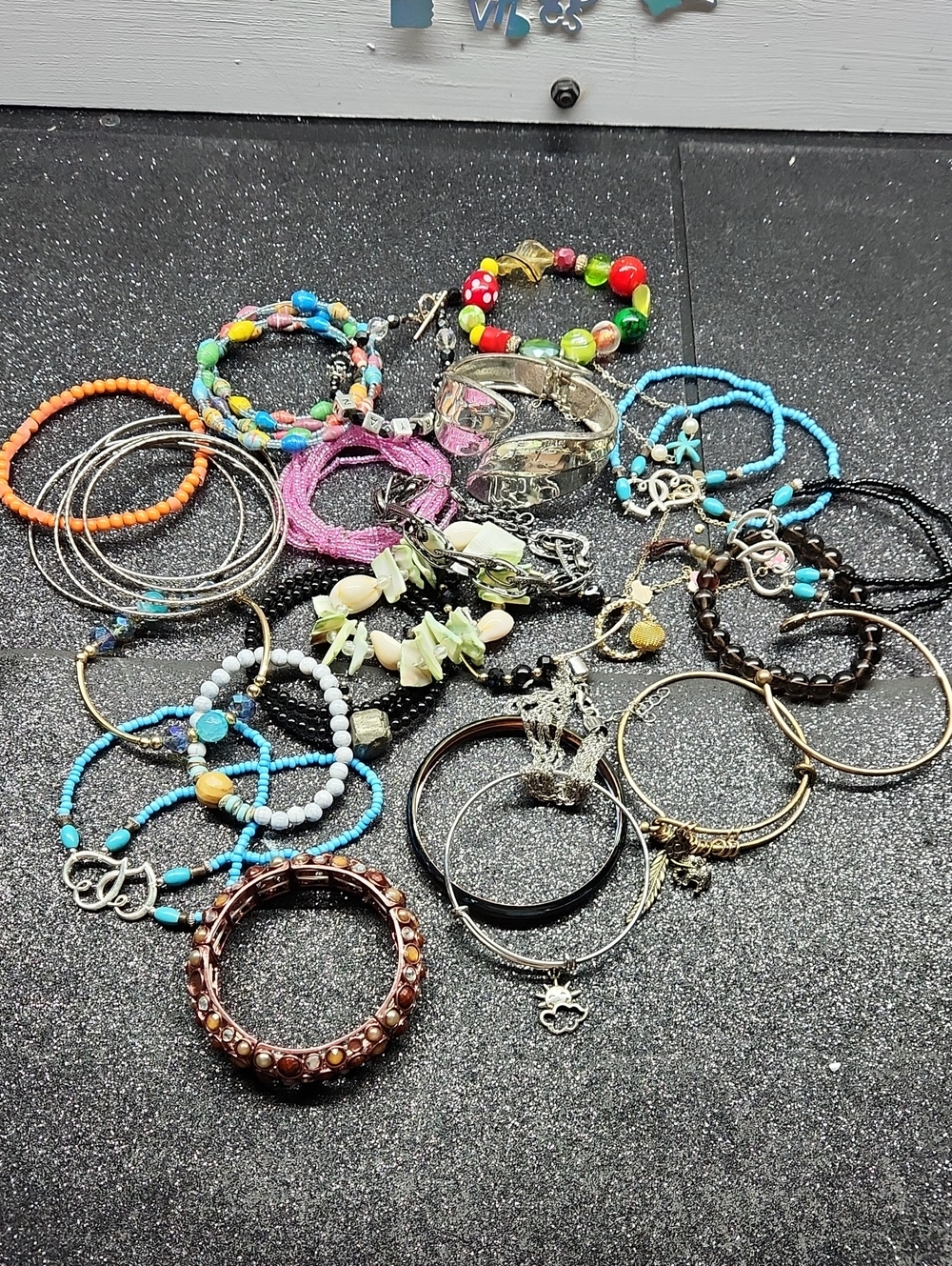 Assorted Women's Mixed-Color Bracelet Bundle